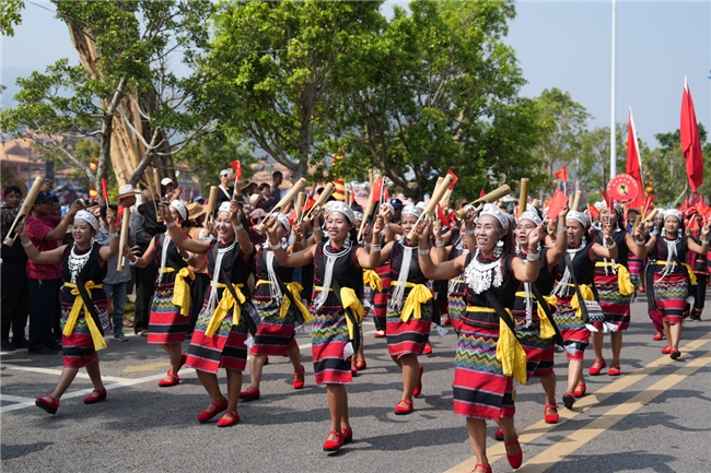 2026041508301819976.002